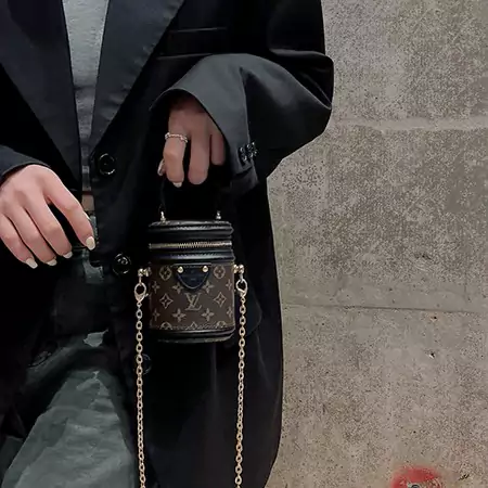 人気ブランドルイヴィトンパロディバッグ おしゃれ新作lv風バッグ チェーンレザー小包 黒ビュッバッグ高级